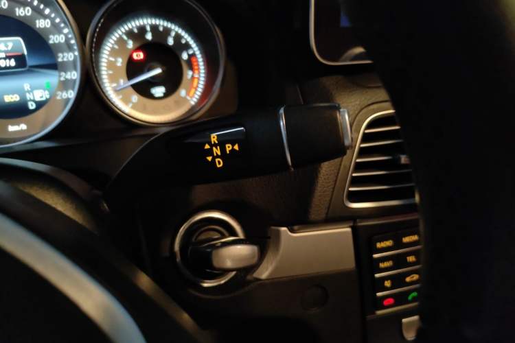 Used Mercedes-Benz E-Class 2014 E 200 Coupe Gear Lever