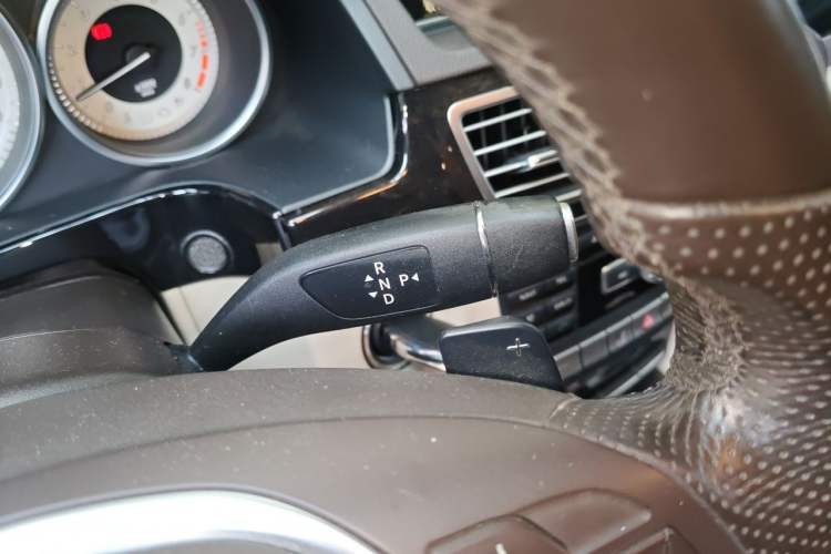 Used Mercedes-Benz E-Class 2014 Restyled E 260 L Sport Edition Gear Lever