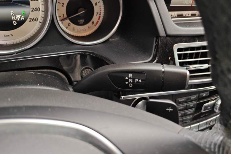 Used Mercedes-Benz E-Class 2014 Restyled E 300 L Sport Luxury Edition Gear Lever