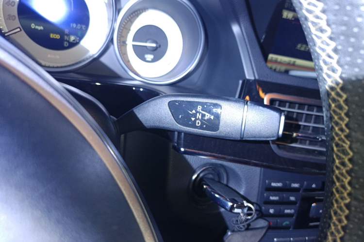 Used Mercedes-Benz E-Class 2014 Restyled E 260 L Sport Edition Gear Lever