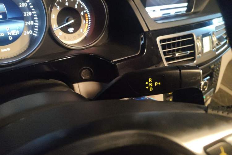 Used Mercedes-Benz E-Class 2014 Restyled E 260 L Sport Edition Gear Lever