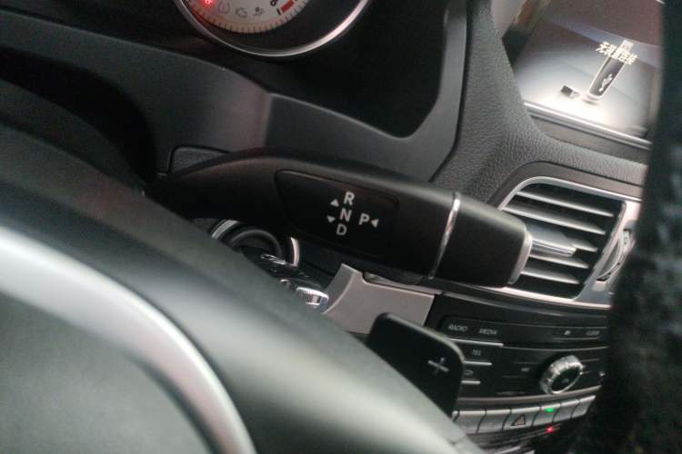 Used Mercedes-Benz E-Class 2014 E 260 Convertible Coupe Gear Lever