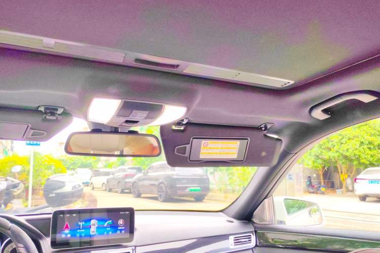 Used Mercedes-Benz E-Class 2014 E 260 L Sport Edition Headliner