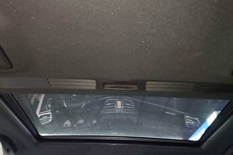 Used Mercedes-Benz E-Class 2014 Restyled E 260 L Sport Edition Headliner
