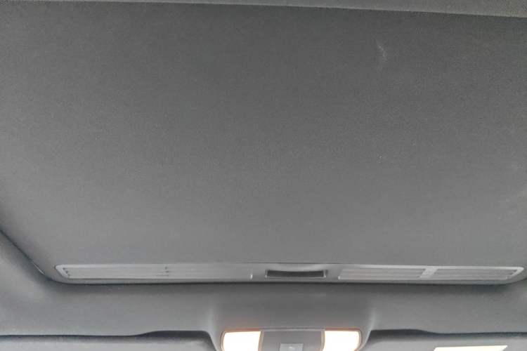 Used Mercedes-Benz E-Class 2014 E 260 L Sport Edition Headliner