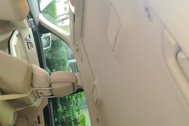 Used Mercedes-Benz E-Class 2014 Restyled E 260 L Sport Edition Headliner
