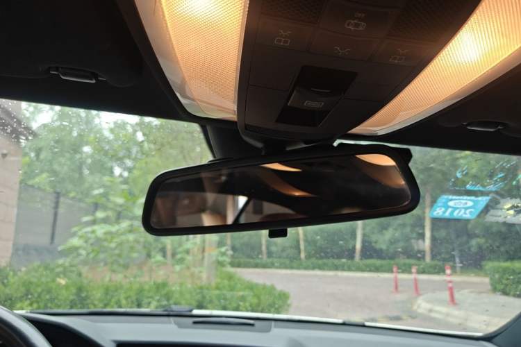 Used Mercedes-Benz E-Class 2014 E 200 Coupe Headliner