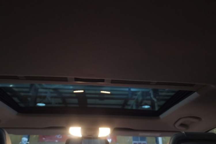 Used Mercedes-Benz E-Class 2014 E 260 L Sport Edition Headliner