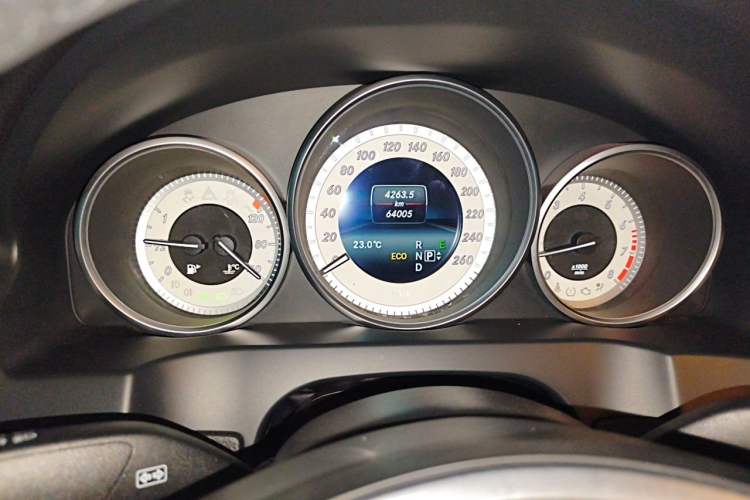 Used Mercedes-Benz E-Class 2014 E 200 Coupe Instrument Cluster