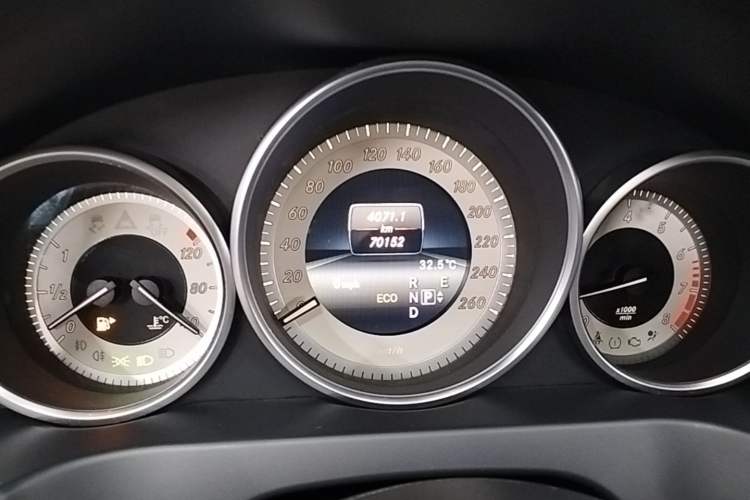 Used Mercedes-Benz E-Class 2014 E 200 Coupe Instrument Cluster