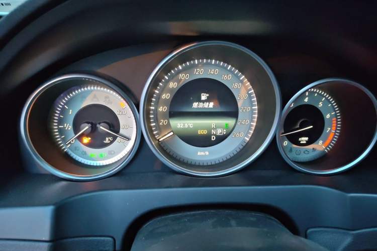 Used Mercedes-Benz E-Class 2014 E 200 Coupe Instrument Cluster