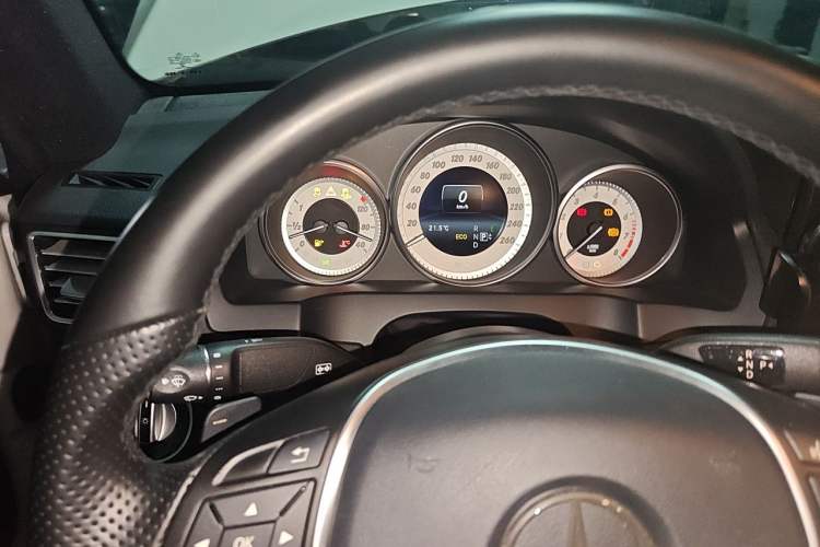Used Mercedes-Benz E-Class 2014 E 200 Coupe Instrument Cluster