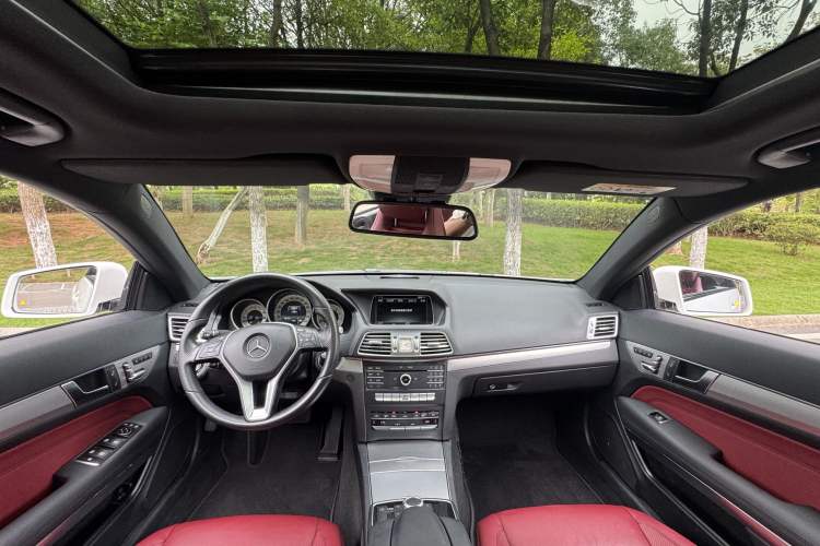 Used Mercedes-Benz E-Class 2014 E 260 Coupe Interior 1