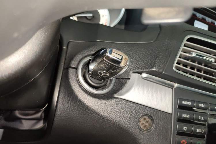 Used Mercedes-Benz E-Class 2014 E 260 Coupe Interior 1