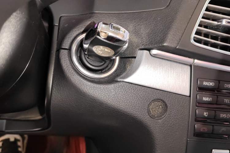Used Mercedes-Benz E-Class 2014 E 260 Coupe Interior 1