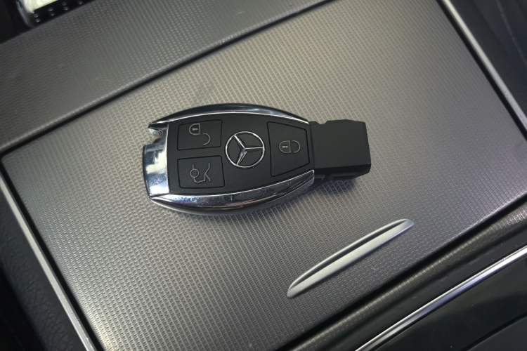 Used Mercedes-Benz E-Class 2014 E 260 Coupe Interior 1