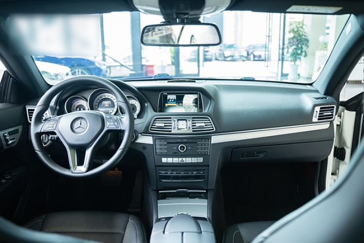 Used Mercedes-Benz E-Class 2014 E 200 Coupe Interior 1