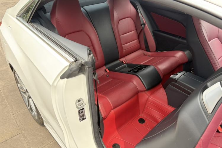 Used Mercedes-Benz E-Class 2014 E 200 Coupe Interior 1
