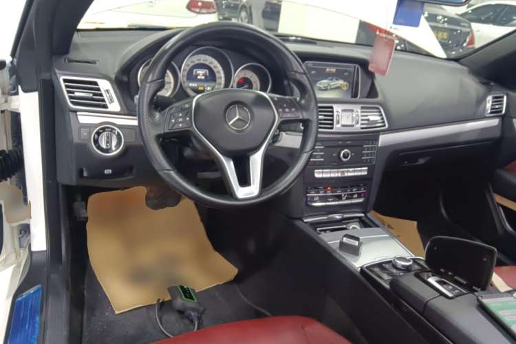 Used Mercedes-Benz E-Class 2014 E 260 Convertible Coupe Interior 2