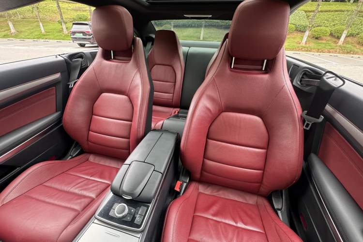 Used Mercedes-Benz E-Class 2014 E 260 Coupe Interior 2