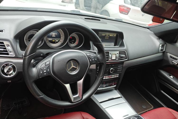 Used Mercedes-Benz E-Class 2014 E 200 Coupe Interior 2