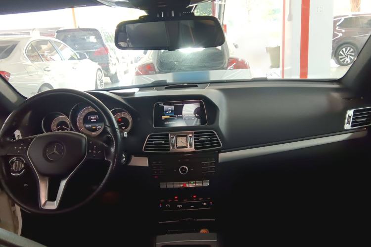 Used Mercedes-Benz E-Class 2014 E 200 Coupe Interior 2
