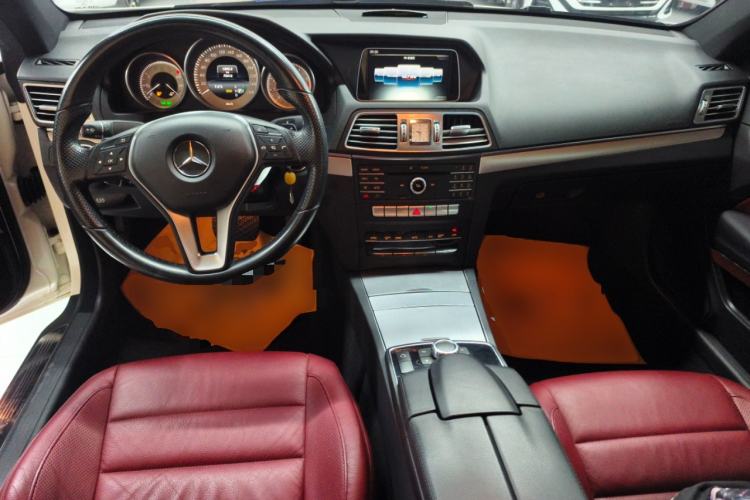 Used Mercedes-Benz E-Class 2014 E 200 Coupe Interior 2