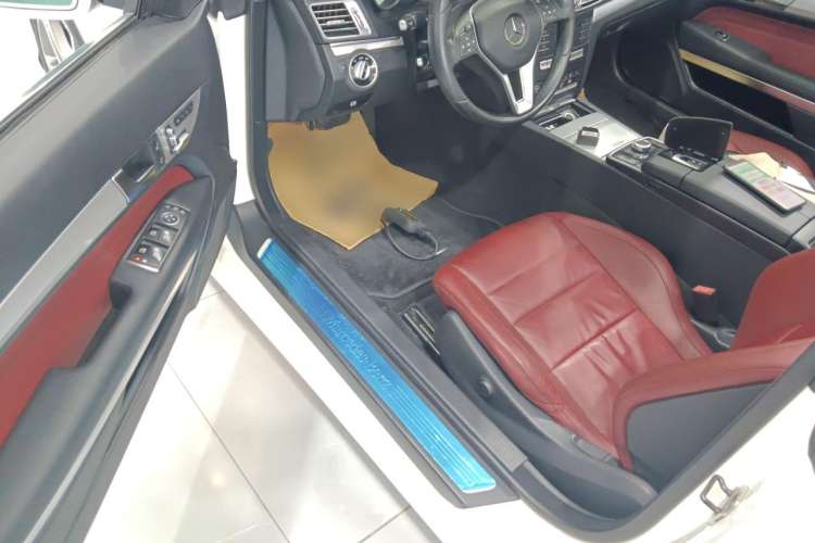 Used Mercedes-Benz E-Class 2014 E 260 Convertible Coupe Interior 3
