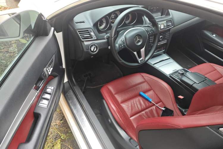 Used Mercedes-Benz E-Class 2014 E 200 Coupe Interior 3