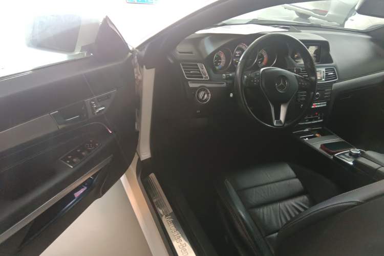 Used Mercedes-Benz E-Class 2014 E 200 Coupe Interior 3