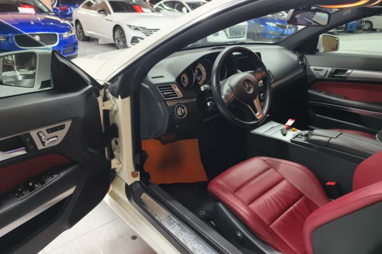 Used Mercedes-Benz E-Class 2014 E 200 Coupe Interior 3