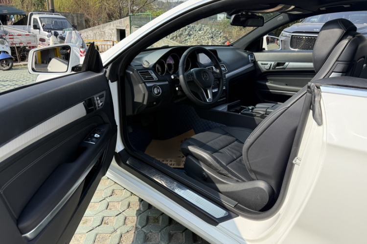Used Mercedes-Benz E-Class 2014 E 200 Coupe Interior 3