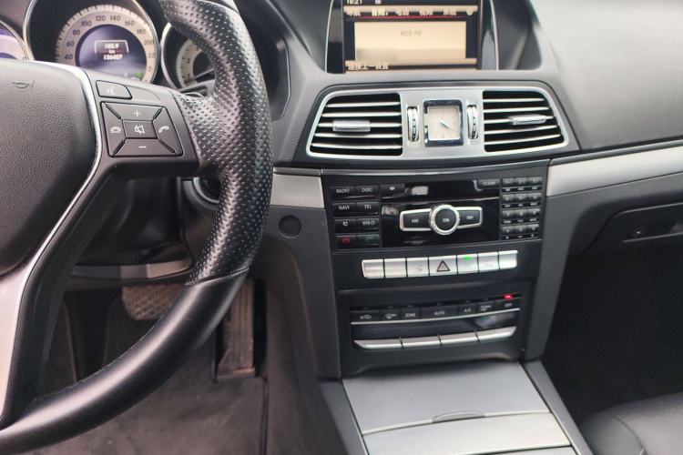 Used Mercedes-Benz E-Class 2014 E 260 Coupe Interior 3