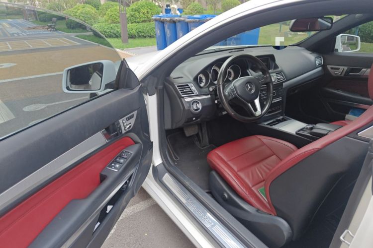 Used Mercedes-Benz E-Class 2014 E 200 Coupe Interior 3