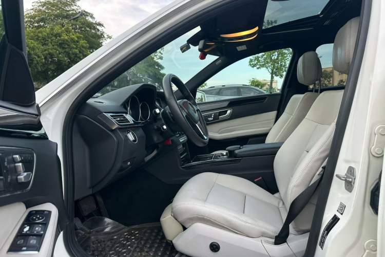 Used Mercedes-Benz E-Class 2014 Restyled E 260 L Sport Edition Interior 4