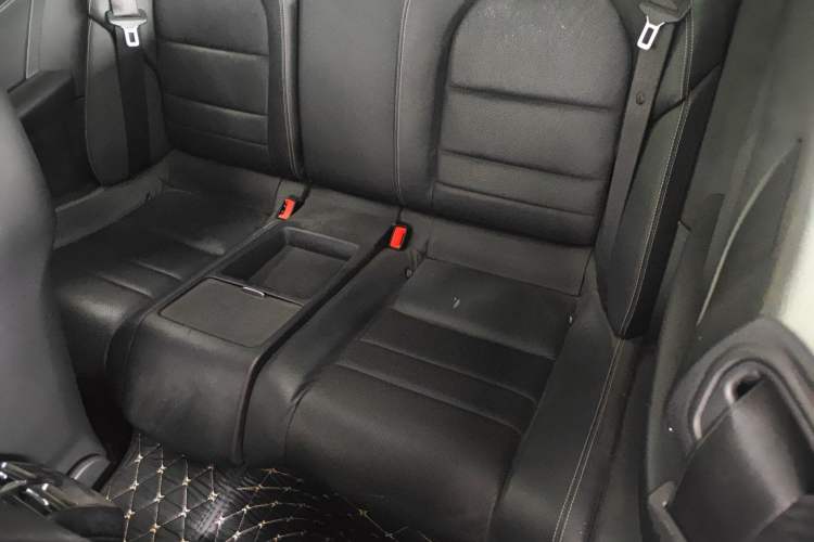 Used Mercedes-Benz E-Class 2014 E 260 Coupe Interior 4