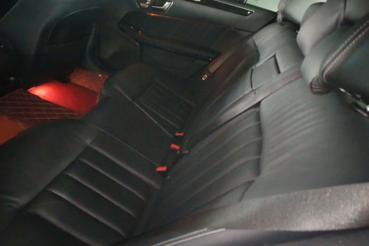 Used Mercedes-Benz E-Class 2014 E 300 L Sport Edition Interior 4