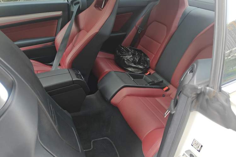 Used Mercedes-Benz E-Class 2014 E 200 Coupe Interior 4