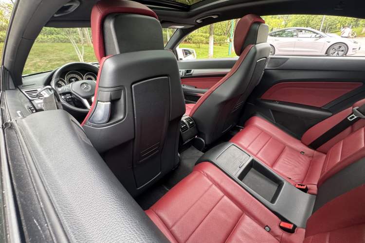 Used Mercedes-Benz E-Class 2014 E 260 Coupe Interior 5