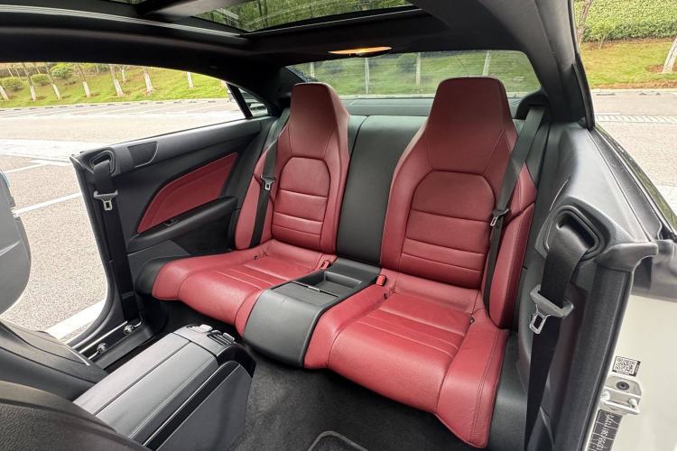 Used Mercedes-Benz E-Class 2014 E 260 Coupe Interior 6