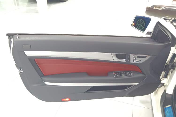 Used Mercedes-Benz E-Class 2014 E 260 Convertible Coupe Interior 7