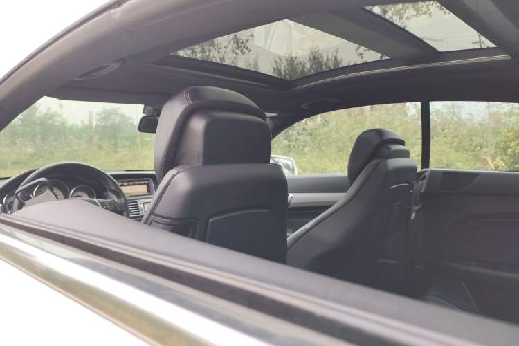 Used Mercedes-Benz E-Class 2014 E 260 Coupe Interior 7