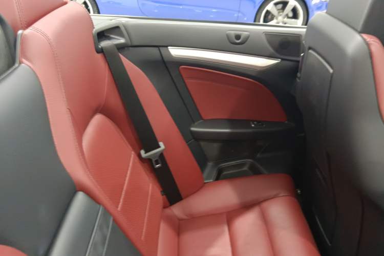 Used Mercedes-Benz E-Class 2014 E 260 Convertible Coupe Interior 8
