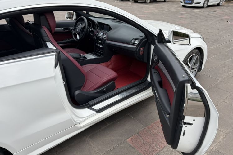 Used Mercedes-Benz E-Class 2014 E 200 Coupe Interior 8
