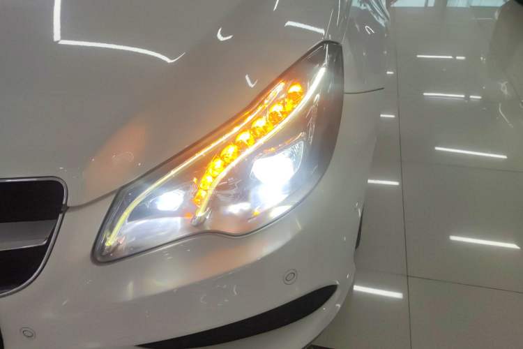 Used Mercedes-Benz E-Class 2014 E 260 Coupe Left Front Headlight