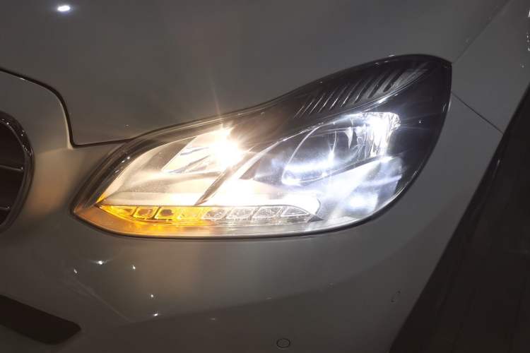 Used Mercedes-Benz E-Class 2014 E 260 L Sport Edition Left Front Headlight