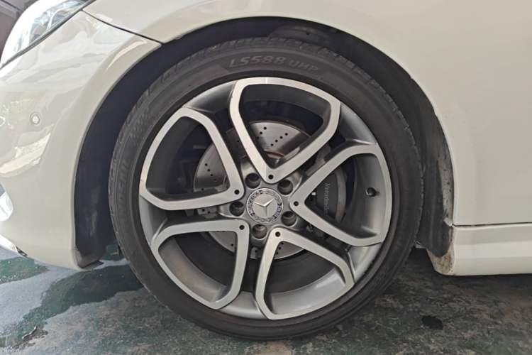 Used Mercedes-Benz E-Class 2014 E 260 Coupe Left Front Wheel Hub