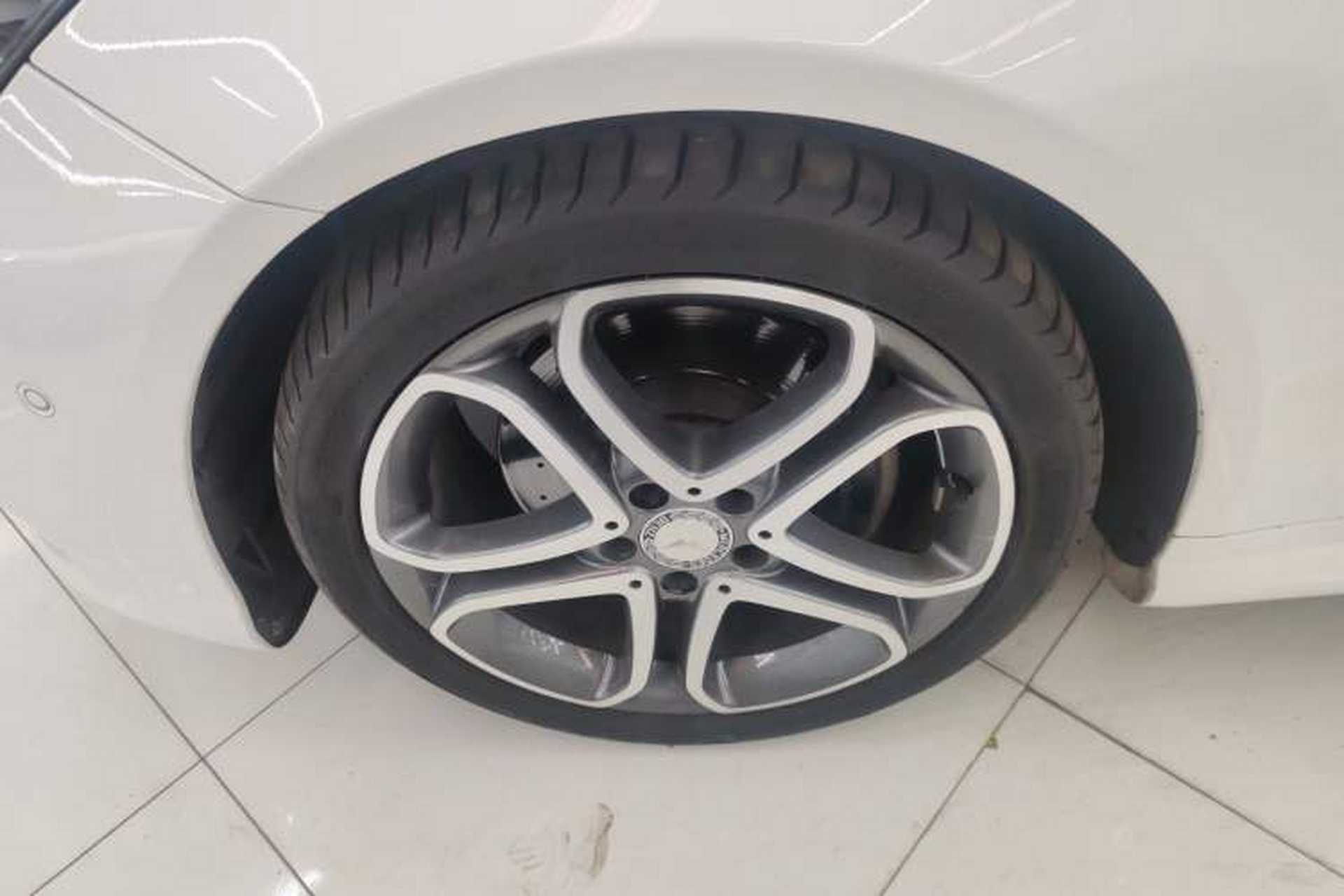 Used Mercedes-Benz E-Class 2014 E 200 Coupe Left Front Wheel Hub