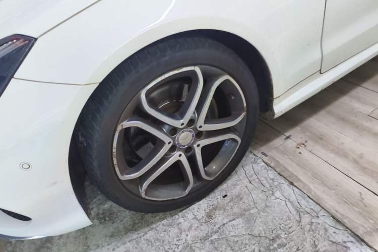 Used Mercedes-Benz E-Class 2014 E 200 Coupe Left Front Wheel Hub