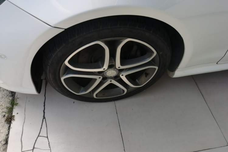Used Mercedes-Benz E-Class 2014 E 260 Coupe Left Front Wheel Hub
